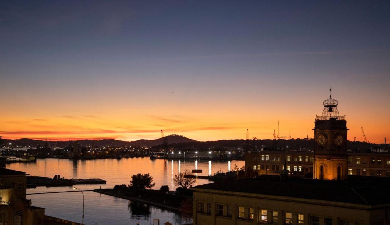 L'Eautel Toulon Centre Port Hotel Екстериор снимка