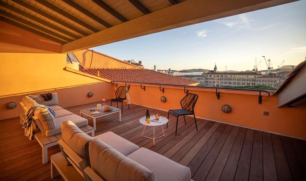 L'Eautel Toulon Centre Port Hotel Ресторант снимка